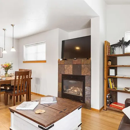 Heart Of Bozeman Townhome With Patio Near Msu
